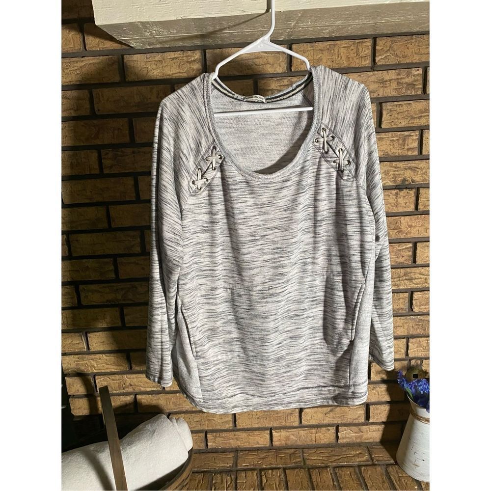 Maurices longsleeve‎